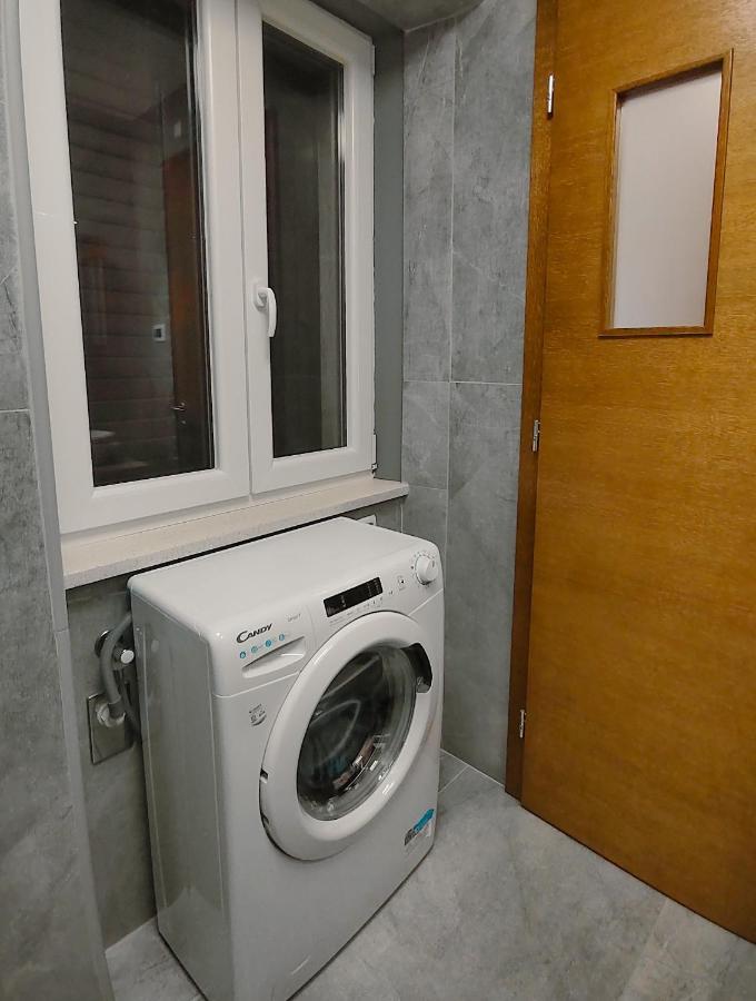 Studio Apartment Above Promenade W Terrace & Parking 라벡 외부 사진